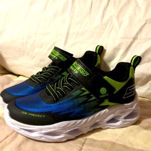 Brand New Sketchers S Light Up Sneakers
